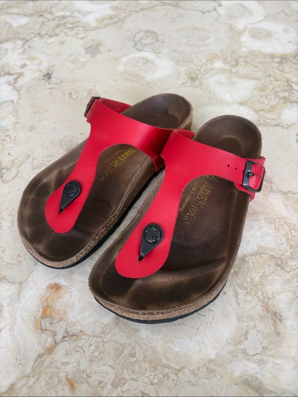Birkenstock Gizeh Birko-Flor Red Sandals - Picture 3 of 15